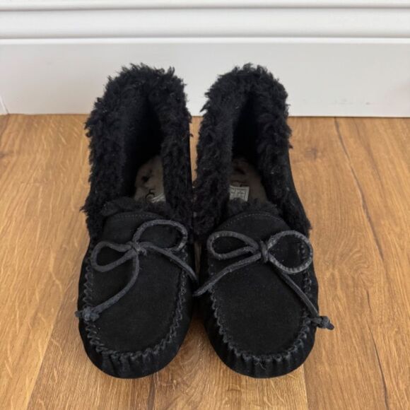 UGG Alena Flip Cuff Mock Slipper - Black Suede & Sherpa | Size Kids 2 - Picture 6 of 10